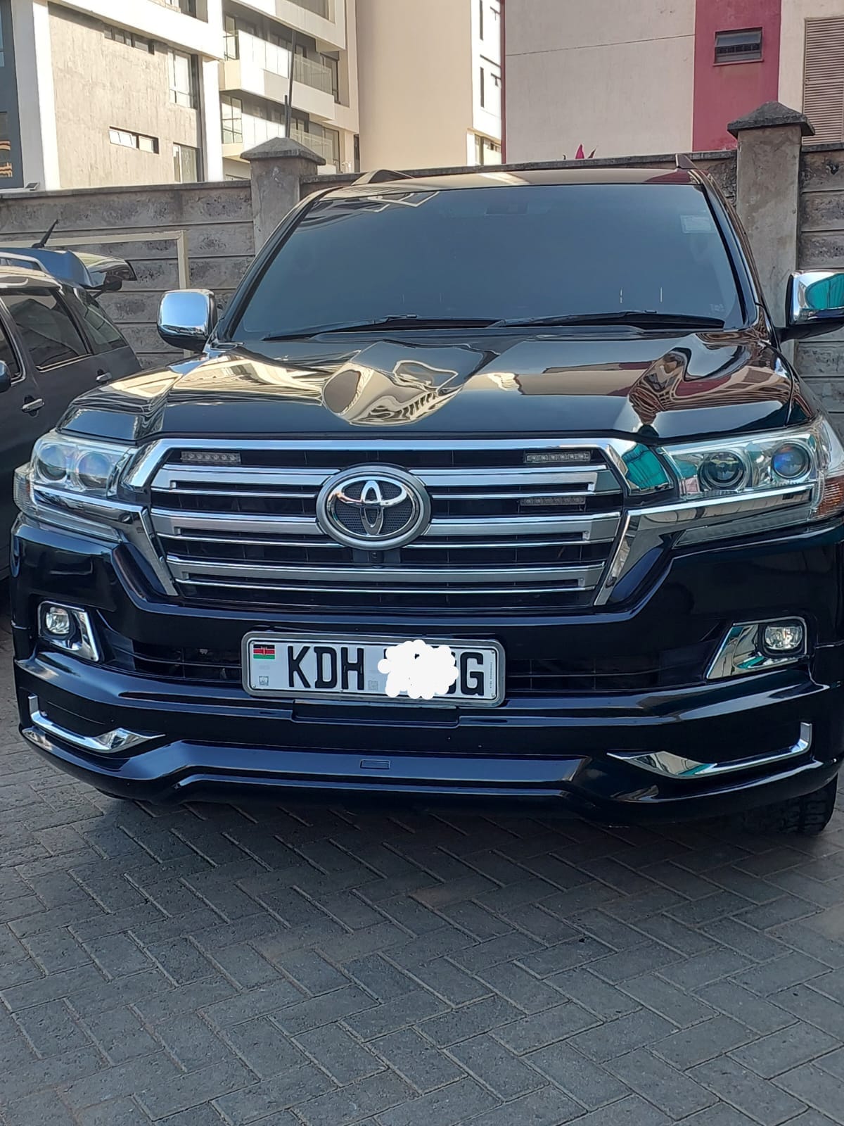Toyota Land Cruiser V8 (LC200) car hire in Kenya